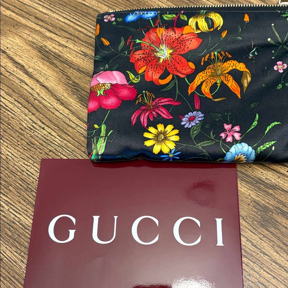 Gucci Black Floral Accessories Bag - NEW (w/o tags) - Picture 6 of 9